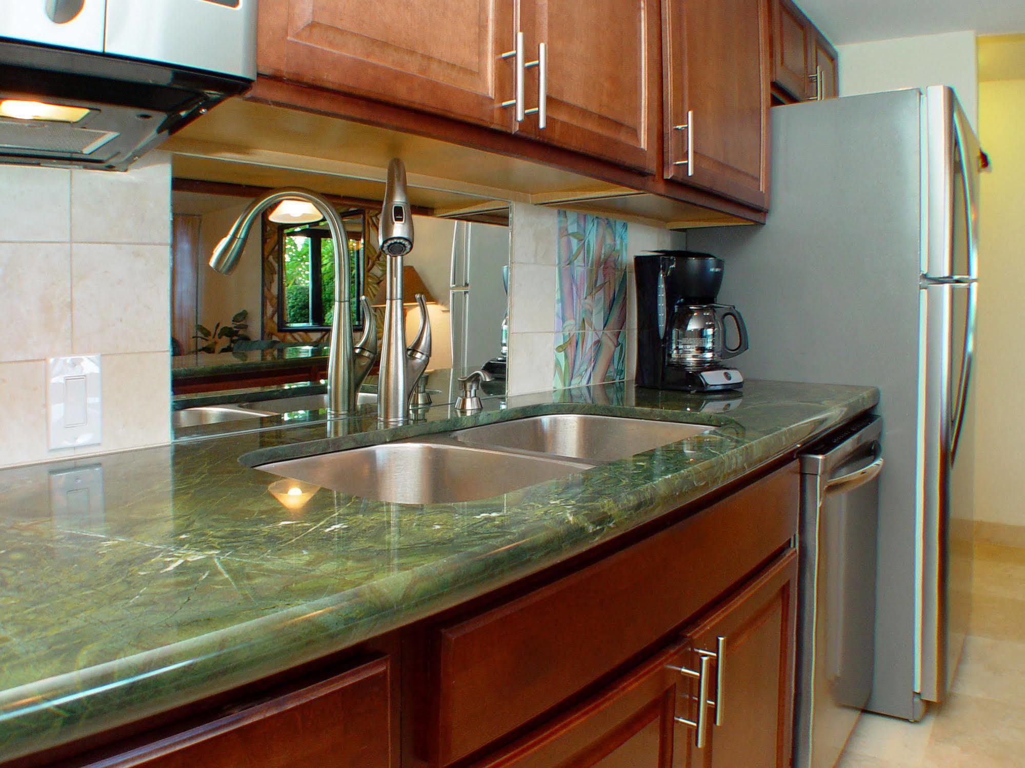 Kaleialoha Condominiums Lahaina Bagian luar foto